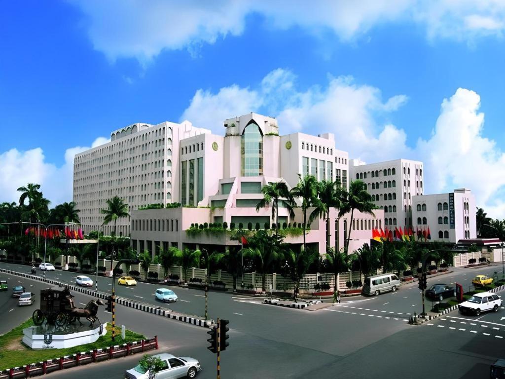 Hotel Ruposhi Bangla Дакка Экстерьер фото