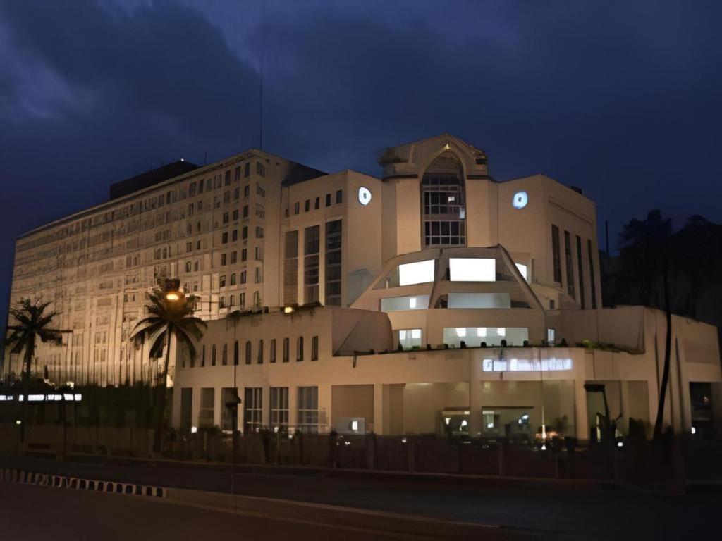 Hotel Ruposhi Bangla Дакка Экстерьер фото