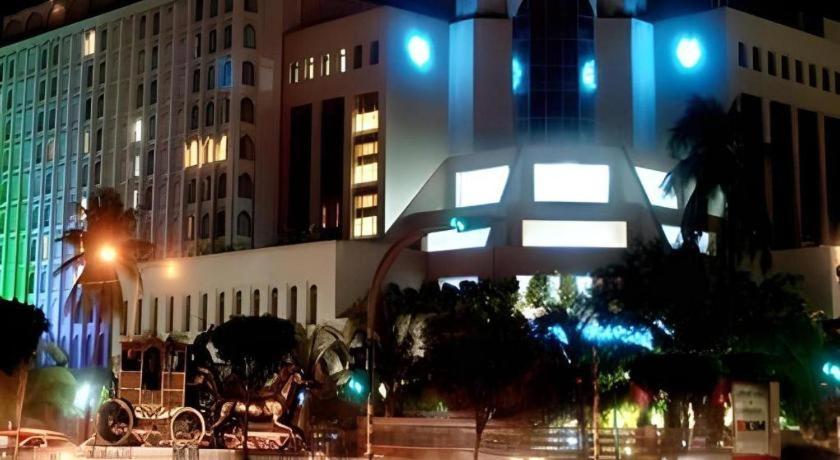 Hotel Ruposhi Bangla Дакка Экстерьер фото