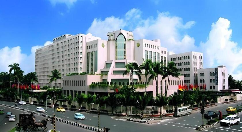 Hotel Ruposhi Bangla Дакка Экстерьер фото