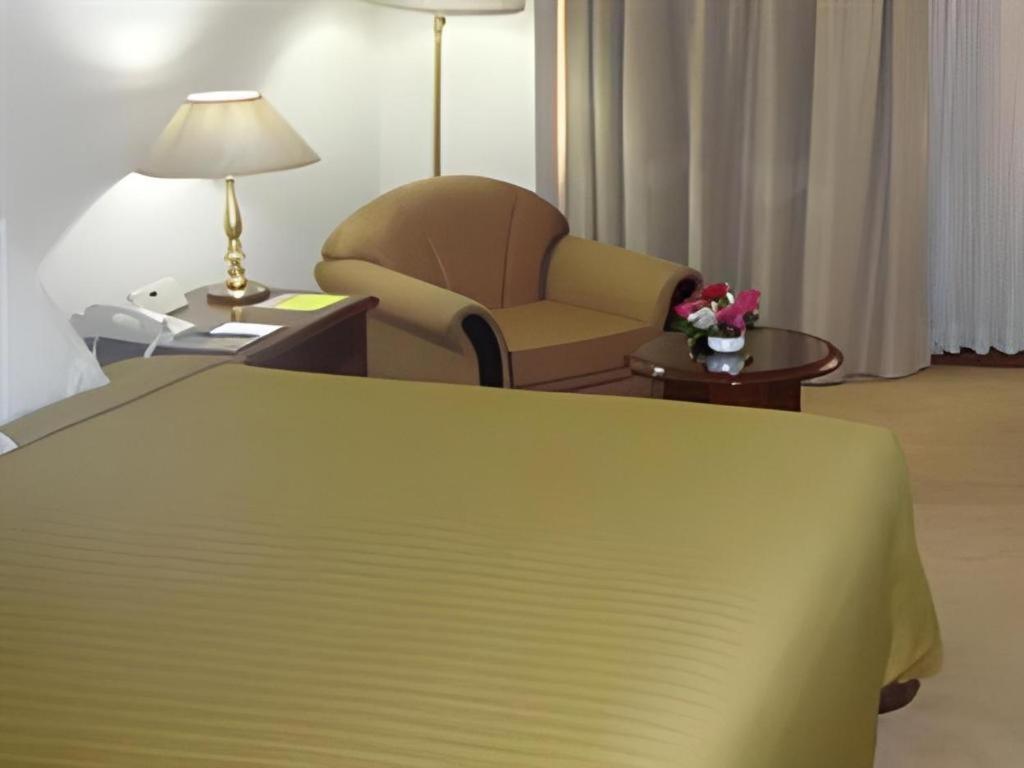 Hotel Ruposhi Bangla Дакка Экстерьер фото